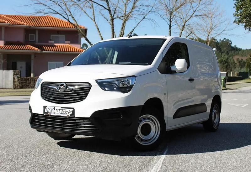 Usado Opel Combo 102 HP (75 kW) 2020 Branco Monovolume