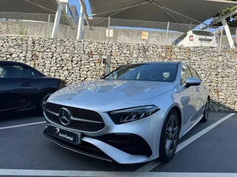 Cinza Usado 2023 Mercedes A200 AMG line Citadino | € 36.990 (Preço justo) - Imagem 1/1