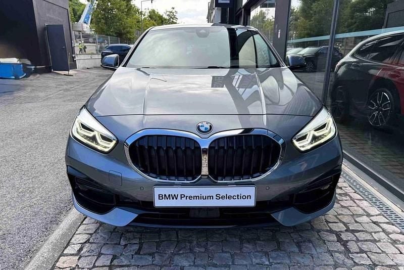 Vermelho Usado 2024 BMW 116 Sport Line Citadino | € 31.900 (Preço justo) - Imagem 1/4