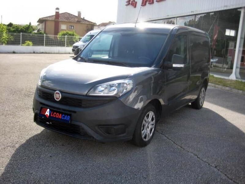 Usado 2015 Fiat Doblò Monovolume | € 13.500 - Imagem 1/4