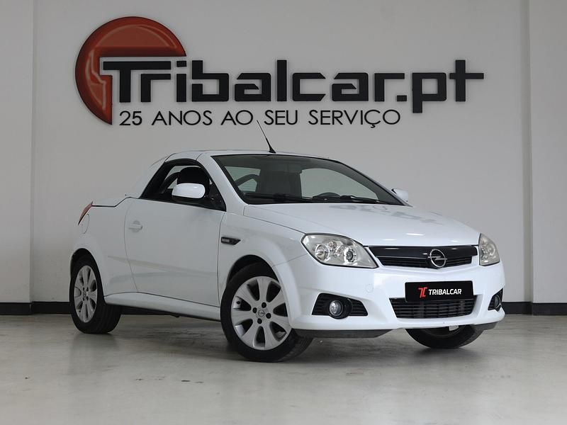 Usado Opel Tigra 70 HP (51 kW) 2009 Branco Cabrios