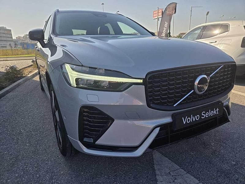 Prateado Usado 2024 Volvo XC60 SUV | € 59.990 - Imagem 1/4