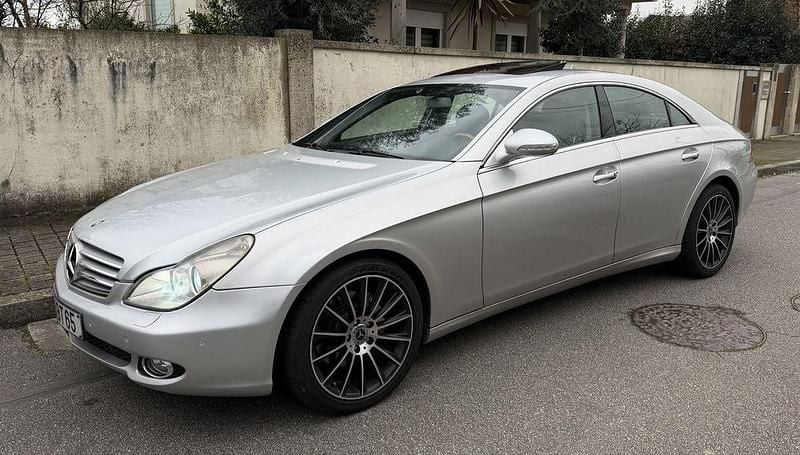Usado 2006 Mercedes CLS320 Sedan | € 13.999 - Imagem 1/4