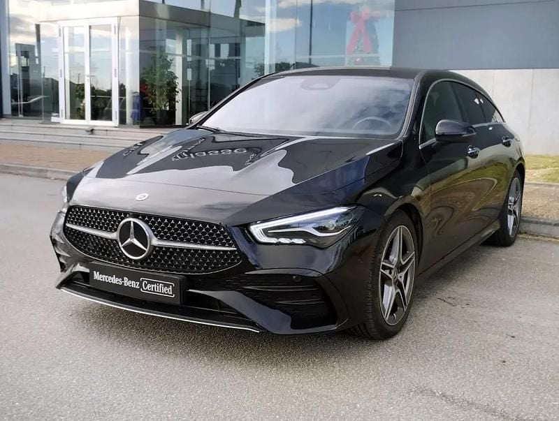 Usado Mercedes CLA180 Premium 116 HP (85 kW) 2023 Preto cosmos Sedan