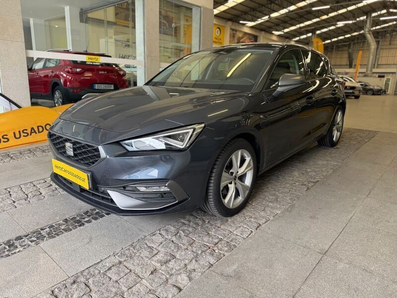 Usado Seat Leon Style 110 HP (80 kW) 2023 Cinza