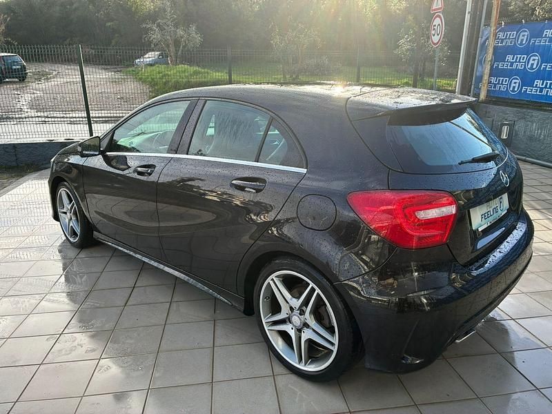 Usado Mercedes A180 109 HP (80 kW) 2014 Preto