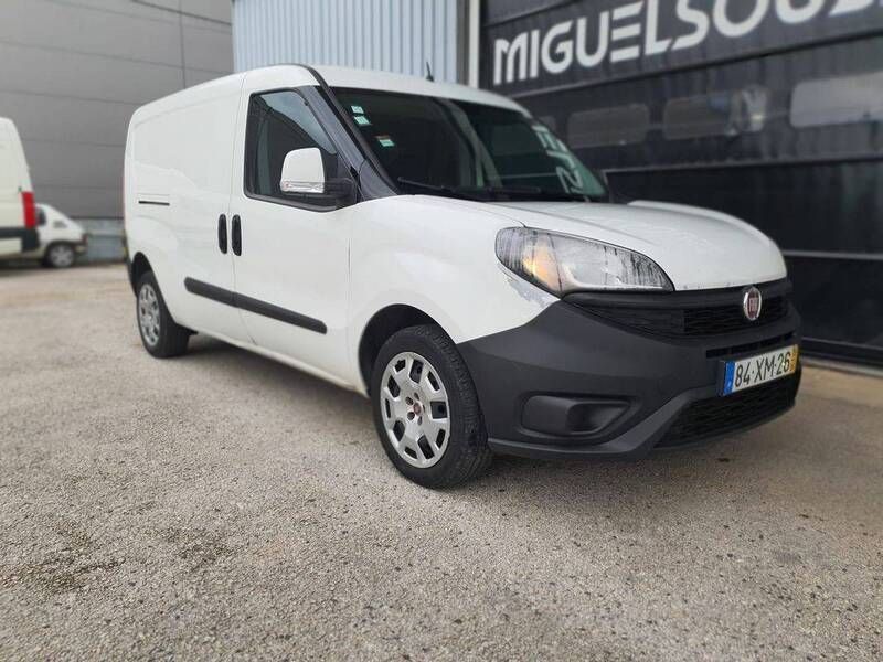 Branco Usado 2019 Fiat Doblò Monovolume | € 10.000 (Preço justo) - Imagem 1/4