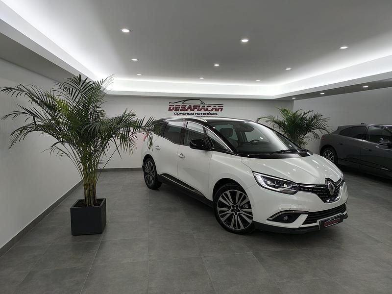 Branco Usado 2018 Renault Scénic IV Bose Edition Monovolume | € 22.900 (Caro) - Imagem 1/4