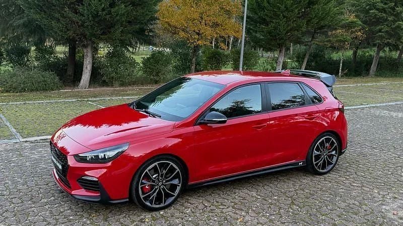 Usado Hyundai i30 275 HP (202 kW) 2019 Vermelho Sedan