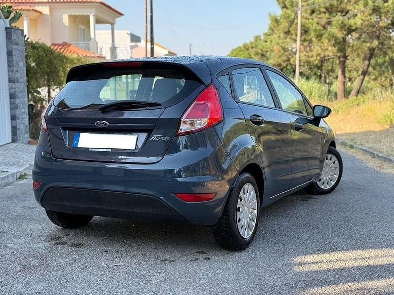 Usado 2015 Ford Fiesta Citadino | € 7.500 (Bom preço) - Imagem 1/4