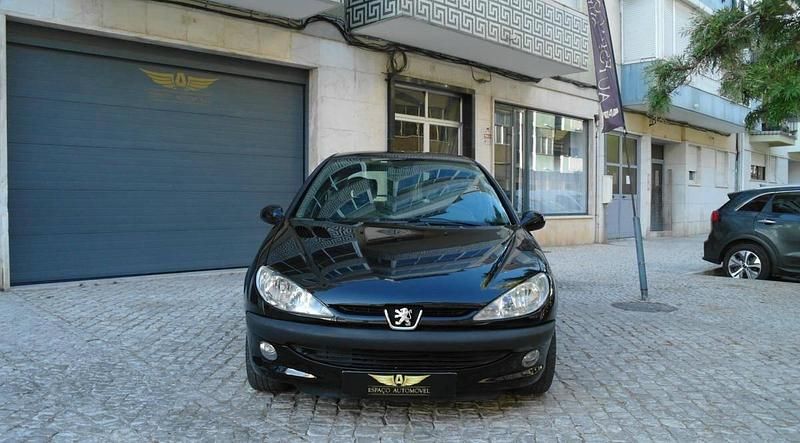 Usado Peugeot 206 GTi 110 HP (80 kW) 2001 Preto Coupé