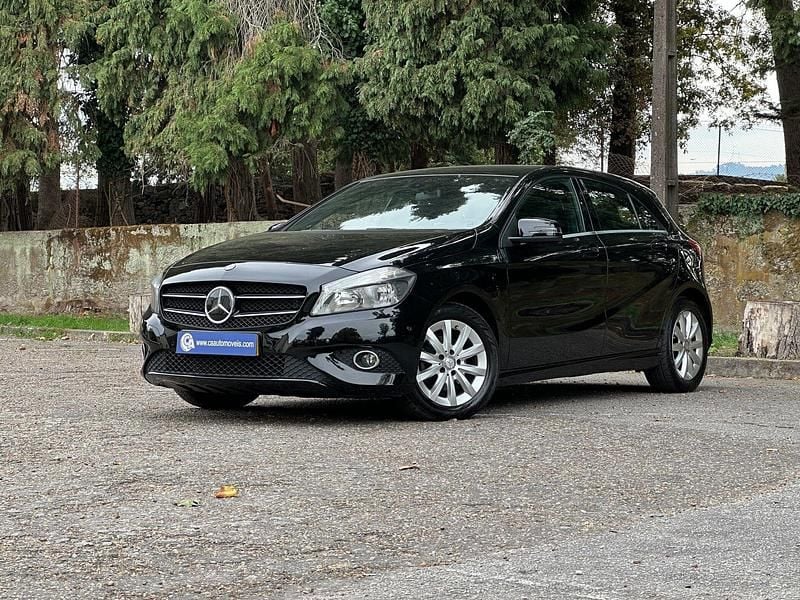 Preto Usado 2012 Mercedes A180 Style | € 12.990 (Caro) - Imagem 1/4