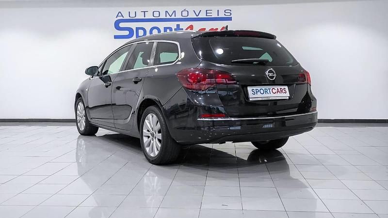 Usado Opel Astra Executive 110 HP (80 kW) 2016 Preto Carrinha