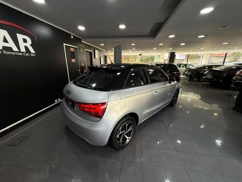 Usado Audi A1 Sport 86 HP (63 kW) 2011 Cinza Citadino