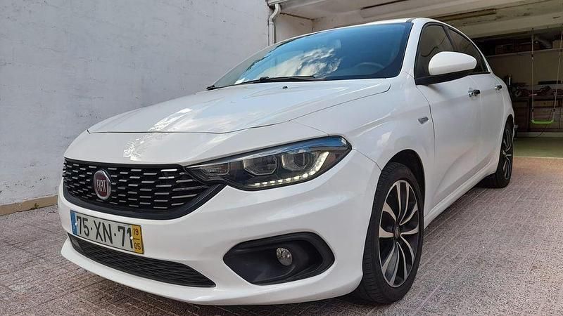 Usado 2019 Fiat Tipo Lounge Sedan | € 10.850 (Preço justo) - Imagem 1/4