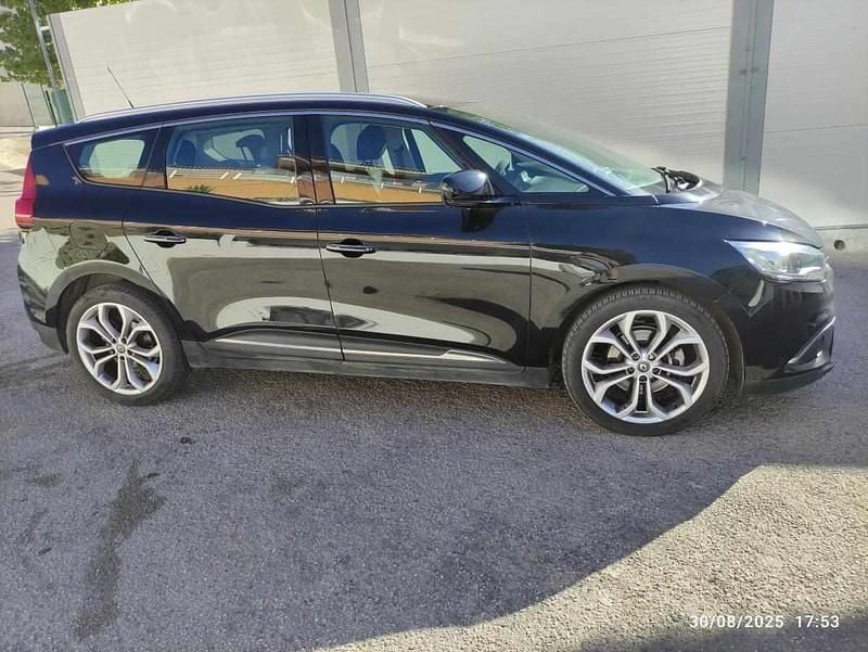 Preto Usado 2016 Renault Grand Scénic IV LIMITED Monovolume | € 9.500 (Super Preço) - Imagem 1/4