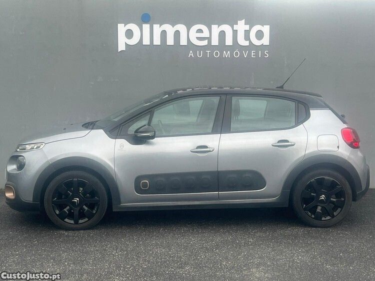 Cinza Usado 2019 Citroën C3 PureTech Citadino | € 13.450 (Preço elevado) - Imagem 1/1