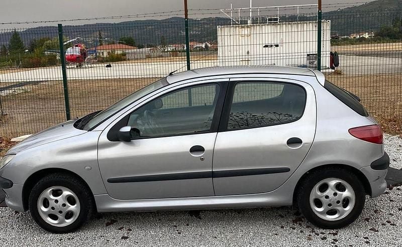 Usado 2000 Peugeot 206 CC Cabrios | € 1.700 - Imagem 1/4