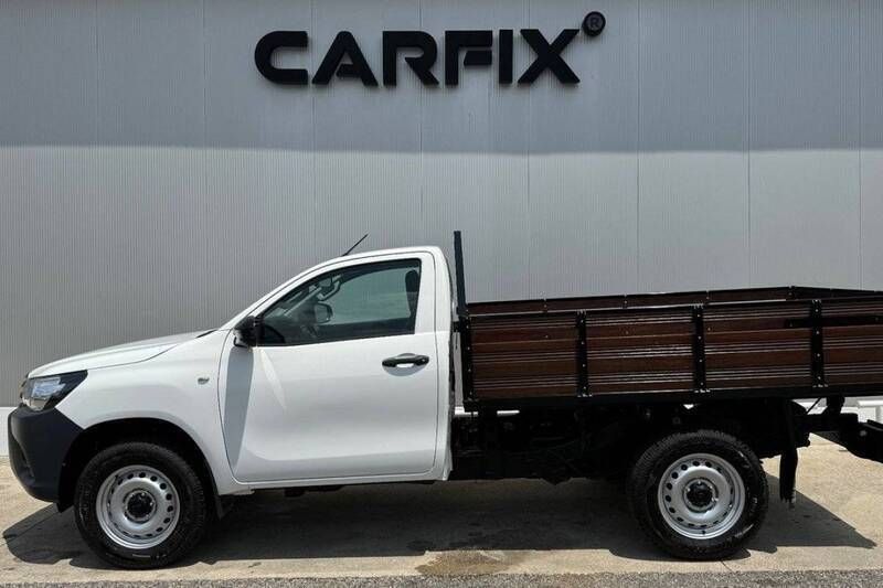 Branco Usado 2018 Toyota HiLux Pickup | € 28.999 (Preço justo) - Imagem 1/4