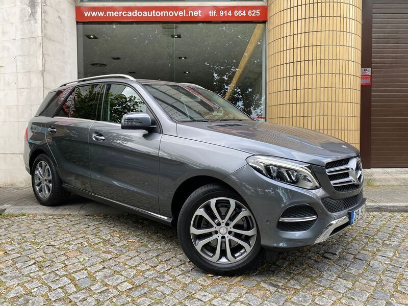 Cinza Usado 2017 Mercedes GLE250 SUV | € 32.900 - Imagem 1/4