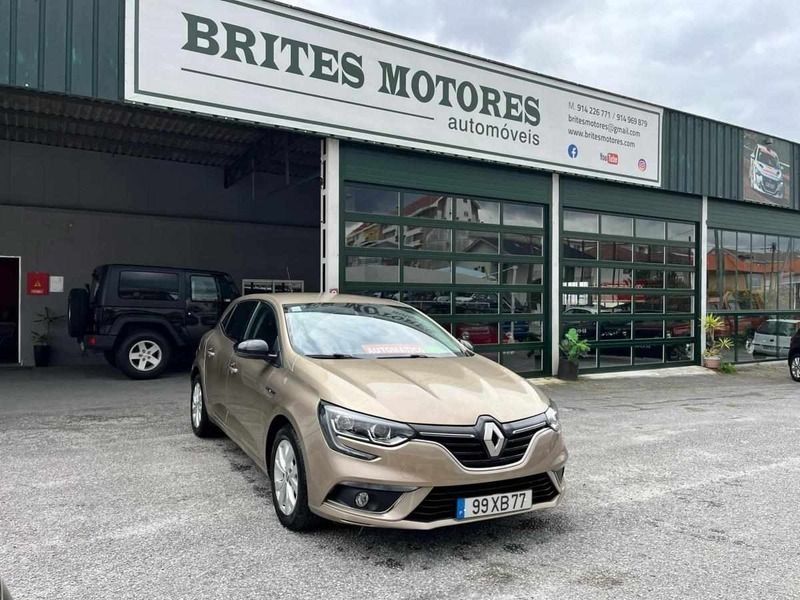 Cinzento Usado 2019 Renault Mégane IV Citadino | € 16.250 (Preço justo) - Imagem 1/4