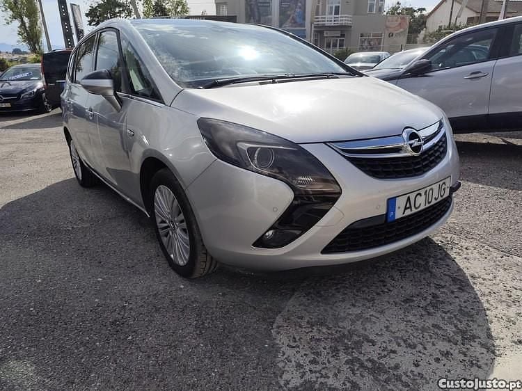 Cinza Usado 2015 Opel Zafira Tourer Edition Monovolume | € 8.900 - Imagem 1/1