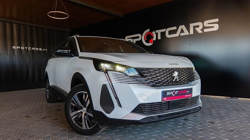 Branco Usado 2024 Peugeot 5008 Allure Monovolume | € 29.990 (Bom preço) - Imagem 1/4