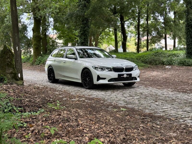 Branco Usado 2021 BMW 318 Carrinha | € 30.990 (Preço justo) - Imagem 1/4