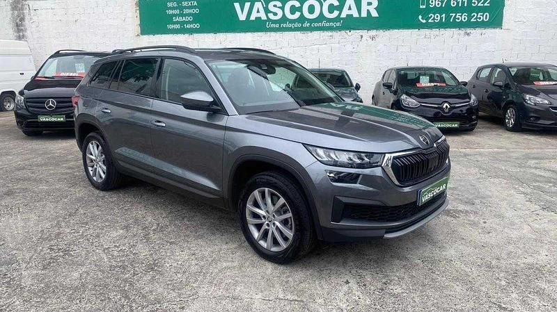 Cinzento Usado 2024 Skoda Kodiaq SUV | € 44.000 (Caro) - Imagem 1/4