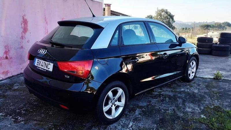 Usado Audi A1 Sportback Business 90 HP (66 kW) 2014 Cinzento platina/tecto preto e Citadino