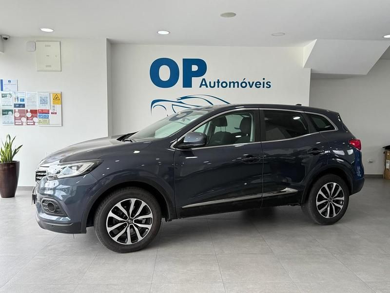 Cinzento Usado 2022 Renault Kadjar SUV | € 21.750 (Preço justo) - Imagem 1/1