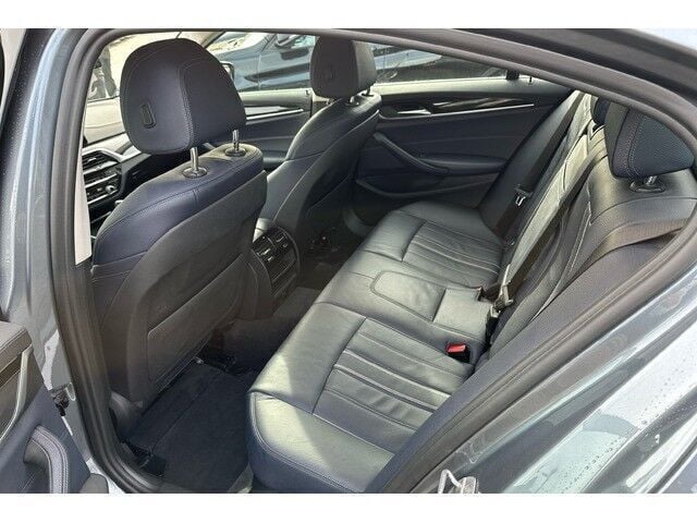 Usado BMW 530 Luxury Line 265 HP (194 kW) 2017 Cinzento Sedan