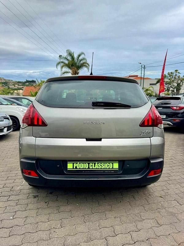 Usado Peugeot 3008 111 HP (81 kW) 2014 Cinzento Carrinha