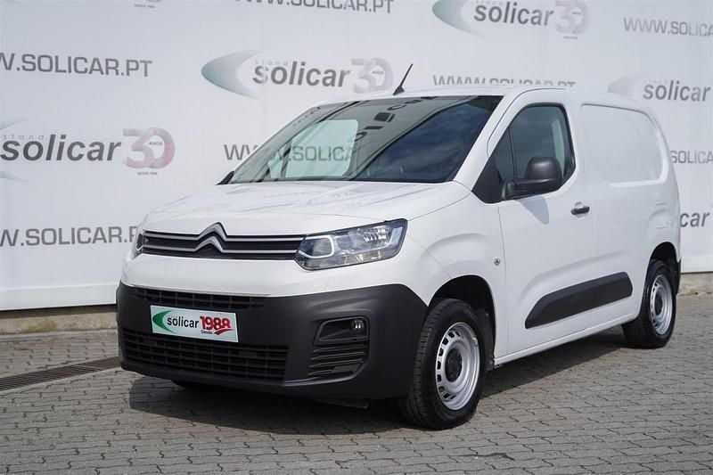 Branco Usado 2021 Citroën Berlingo Shine Monovolume | € 14.500 (Preço justo) - Imagem 1/4