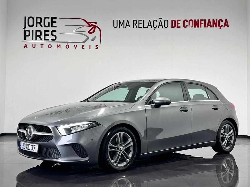 Cinzento Usado 2019 Mercedes A180 Citadino | € 21.990 (Preço justo) - Imagem 1/4