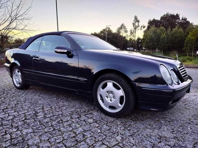 Usado Mercedes CLK200 163 HP (119 kW) 2001 Cabrios