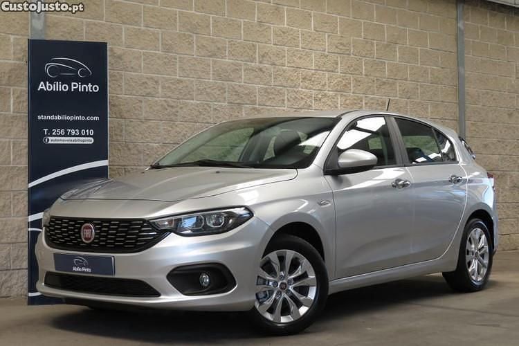 Cinza Usado 2020 Fiat Tipo Lounge Sedan | € 13.750 (Preço justo) - Imagem 1/1