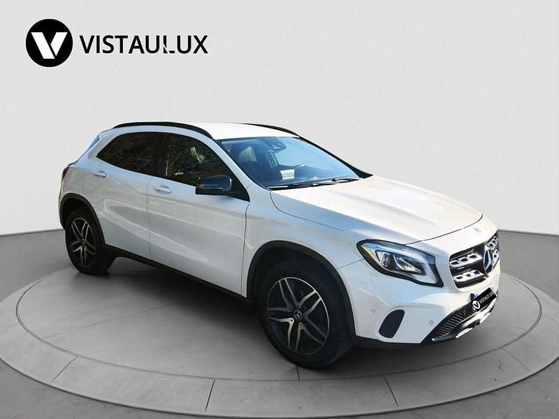 Branco Usado 2017 Mercedes GLA180 Urban SUV | € 19.490 (Preço justo) - Imagem 1/4