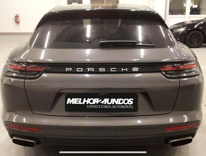 Usado Porsche Panamera Sport Turismo 462 HP (339 kW) 2018 Cinzento