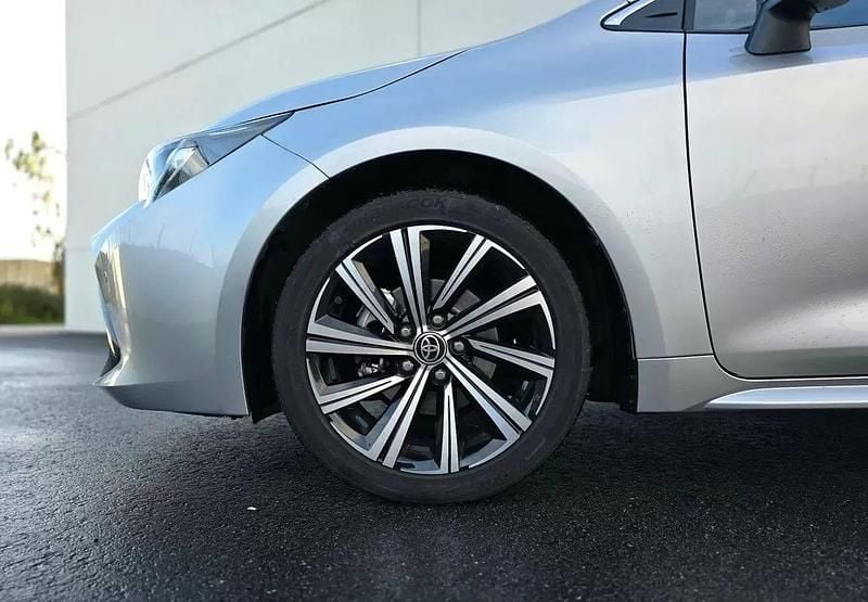 Usado Toyota Corolla Comfort 116 HP (85 kW) 2022 Prateado Carrinha