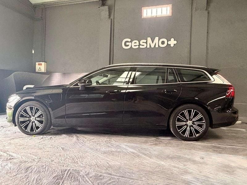 Usado Volvo V60 340 HP (250 kW) 2020 Preto Carrinha