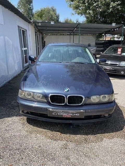 Azul Usado 2002 BMW 525 Sedan | € 3.950 - Imagem 1/4