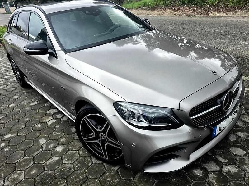 Cinzento Usado 2020 Mercedes C300 | € 29.800 (Bom preço) - Imagem 1/4