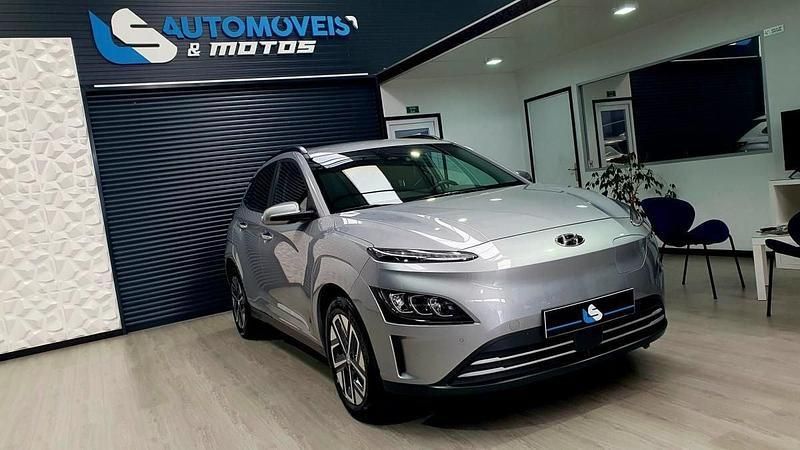 Cinzento Usado 2022 Hyundai Kauai SUV | € 21.600 (Preço justo) - Imagem 1/4