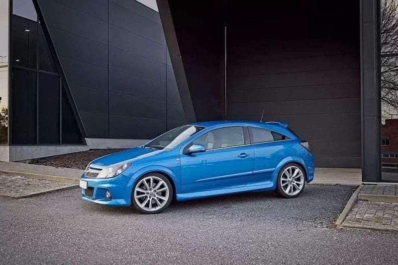 Azul Usado 2006 Opel Astra GTC OPC Coupé | € 19.000 - Imagem 1/4