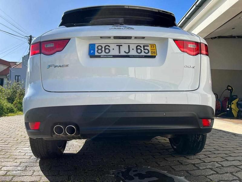 Usado Jaguar F-Pace 180 HP (132 kW) 2017 Branco SUV