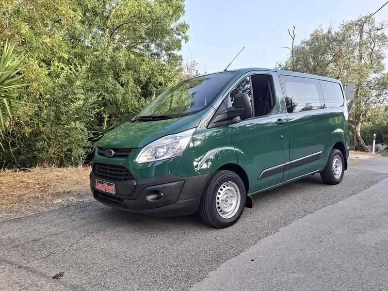 Usado Ford Transit 105 HP (77 kW) 2018 Verde Sedan