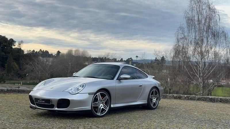 Cinza Usado 2004 Porsche 911 Carrera Coupé | € 64.000 - Imagem 1/4