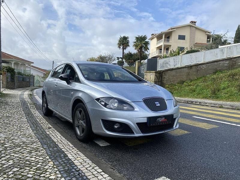 Usado Seat Leon 105 HP (77 kW) 2011 Citadino