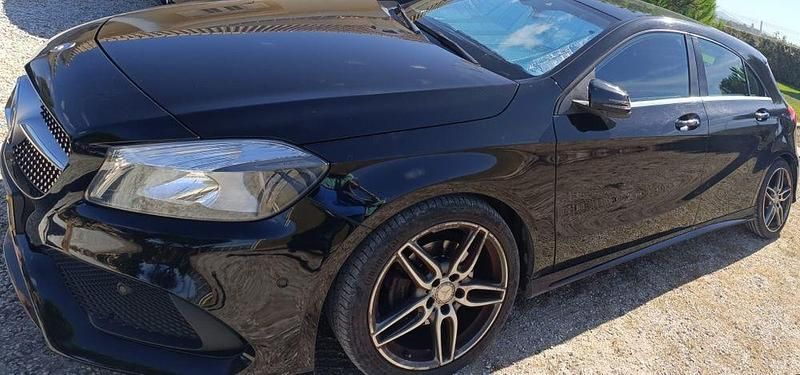 Usado 2017 Mercedes A180 Sedan | € 16.000 (Preço justo) - Imagem 1/3